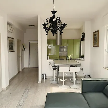 Apartment Charm In Centre, Sunset, Movida! *