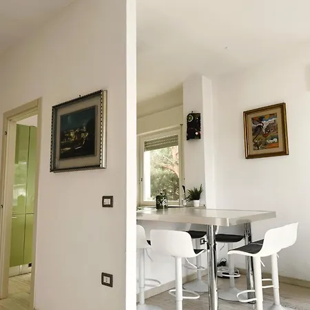 Charm In Centre, Sunset, Movida! Apartment